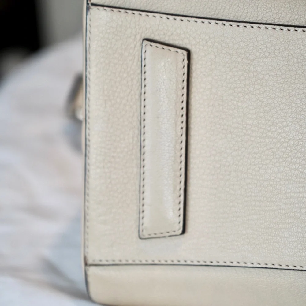 Givenchy Antigona Medium Cream - Picture 8 of 16